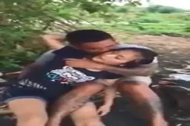 Dokumentasi Gadis Cantik Pasrah Di Kasur