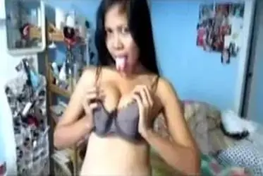 Mahasiswi Cantik Pasrah Goyang Kasur Crot